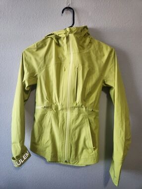 Lululemon Break a Trail Waterproof Running Jacket. Yellow Serpentine size 4 S/xs